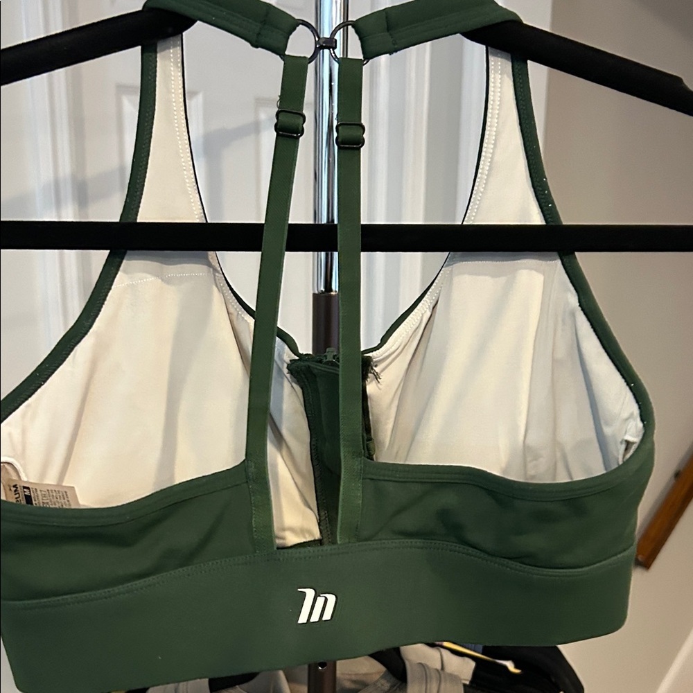 NWOT Green Muscle Nation Sports Bra size Medium - Picture 3 of 4